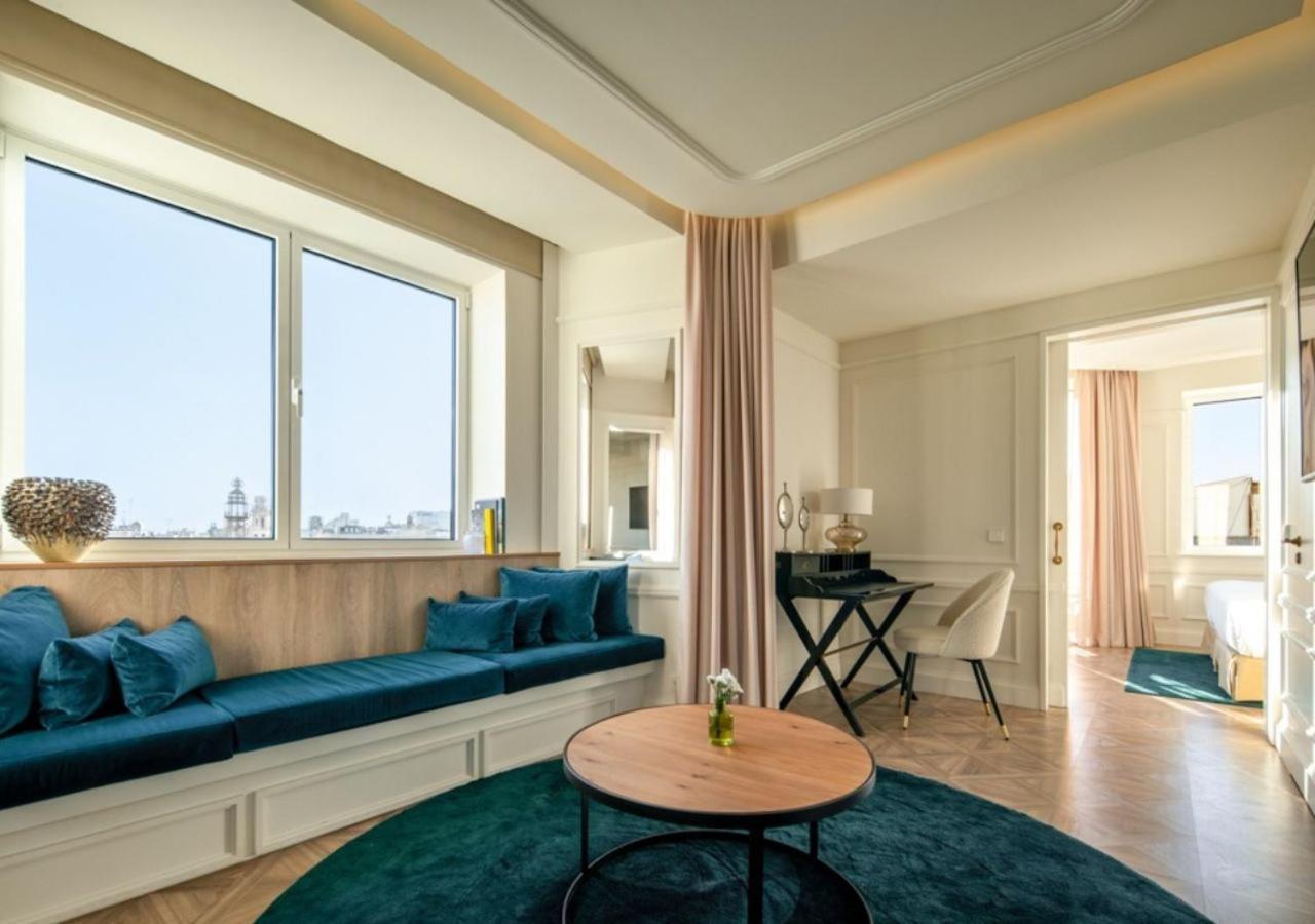 Only You Hotel Valencia Bagian luar foto