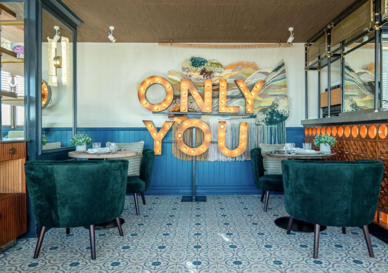 Only You Hotel Valencia Bagian luar foto Only You restaurant